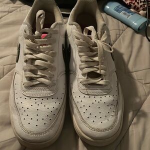 nike shoes size 9 in women’s